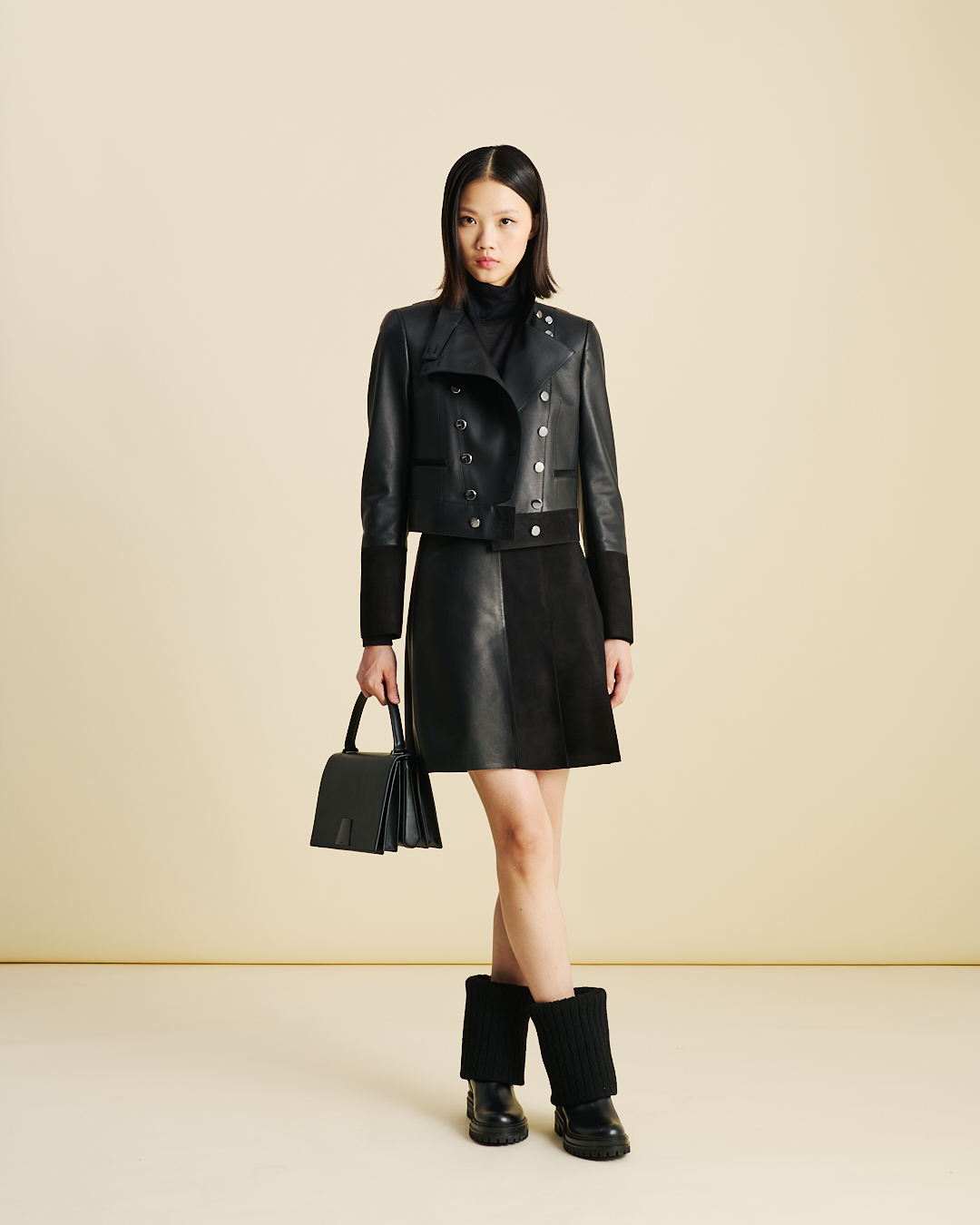 Designer Halbplissierter Leder und Velours Minirock - Schwarz #editorial