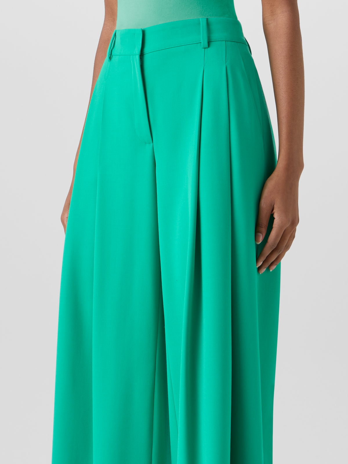 Designer Cassie Hose aus Woll-Gabardine - Grün #editorial