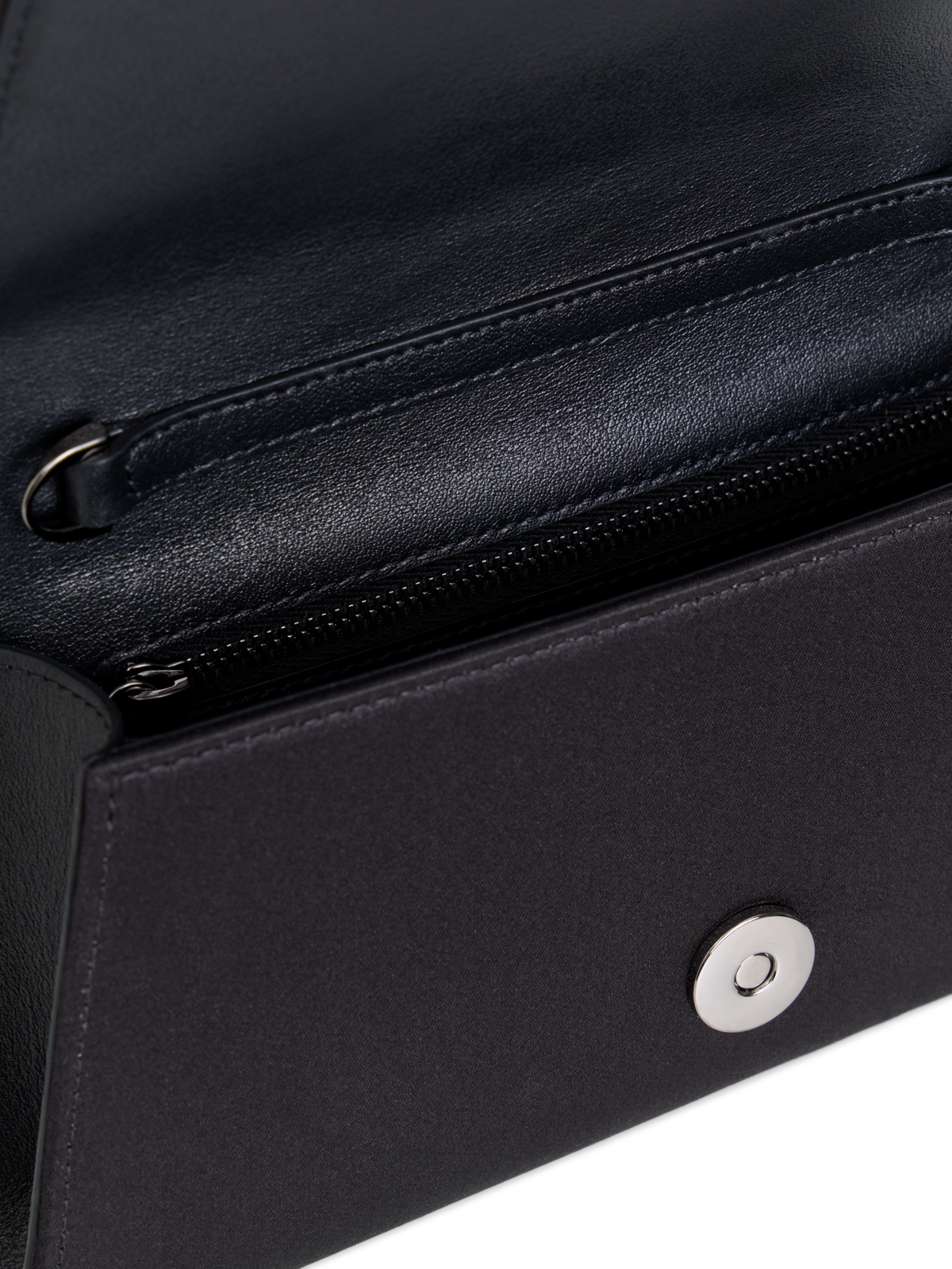 Designer Anouk Mini Trapez-Clutch aus Seidensatin - Schwarz