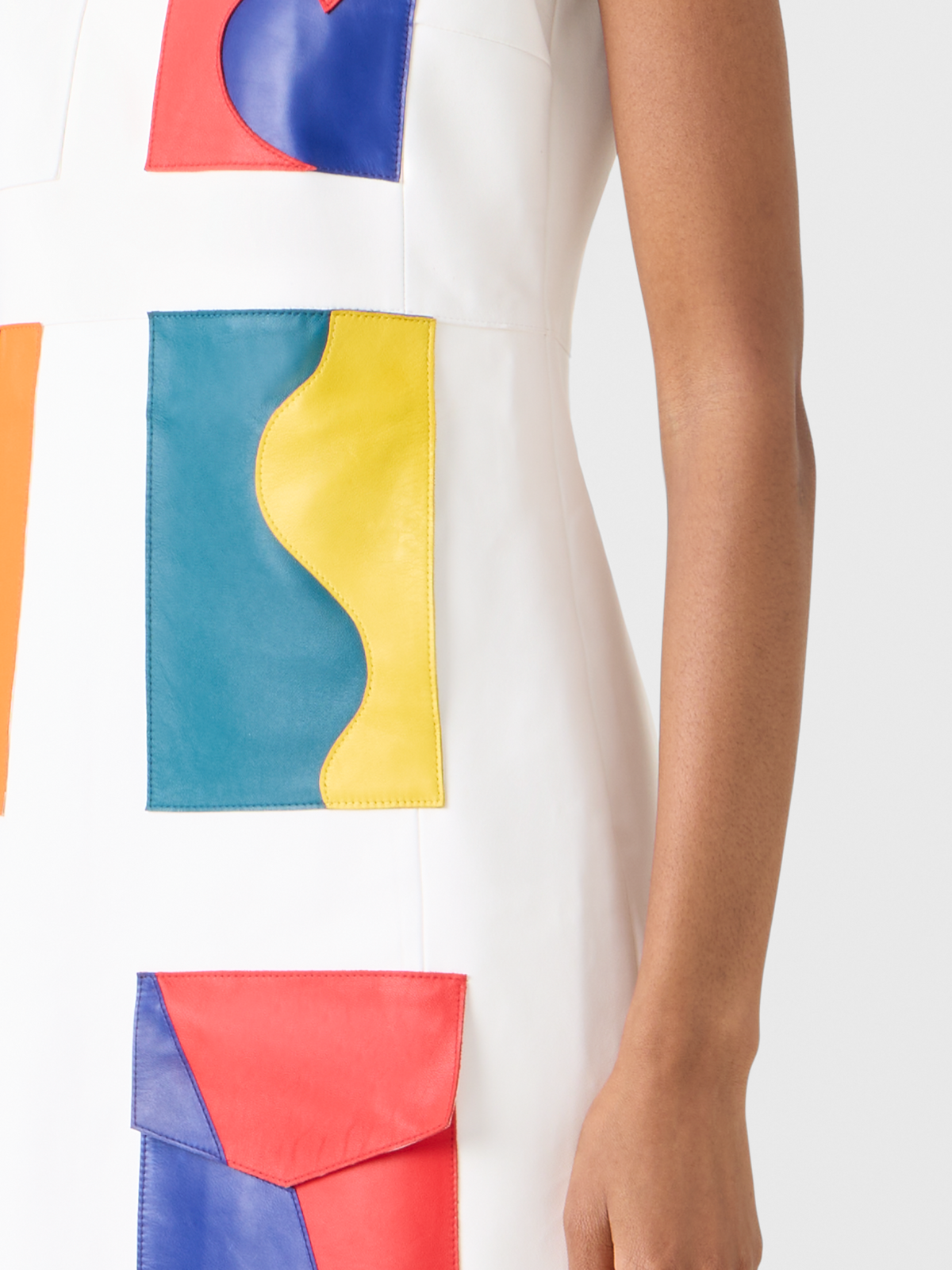 Designer Kurzes Etuikleid mit Paravent-Patchwork - Bunt #editorial