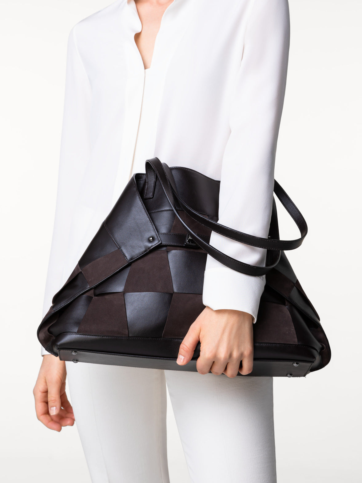 Medium Ai Shoulder Bag in Braided Leather and Nubuck Trapezoids - brown